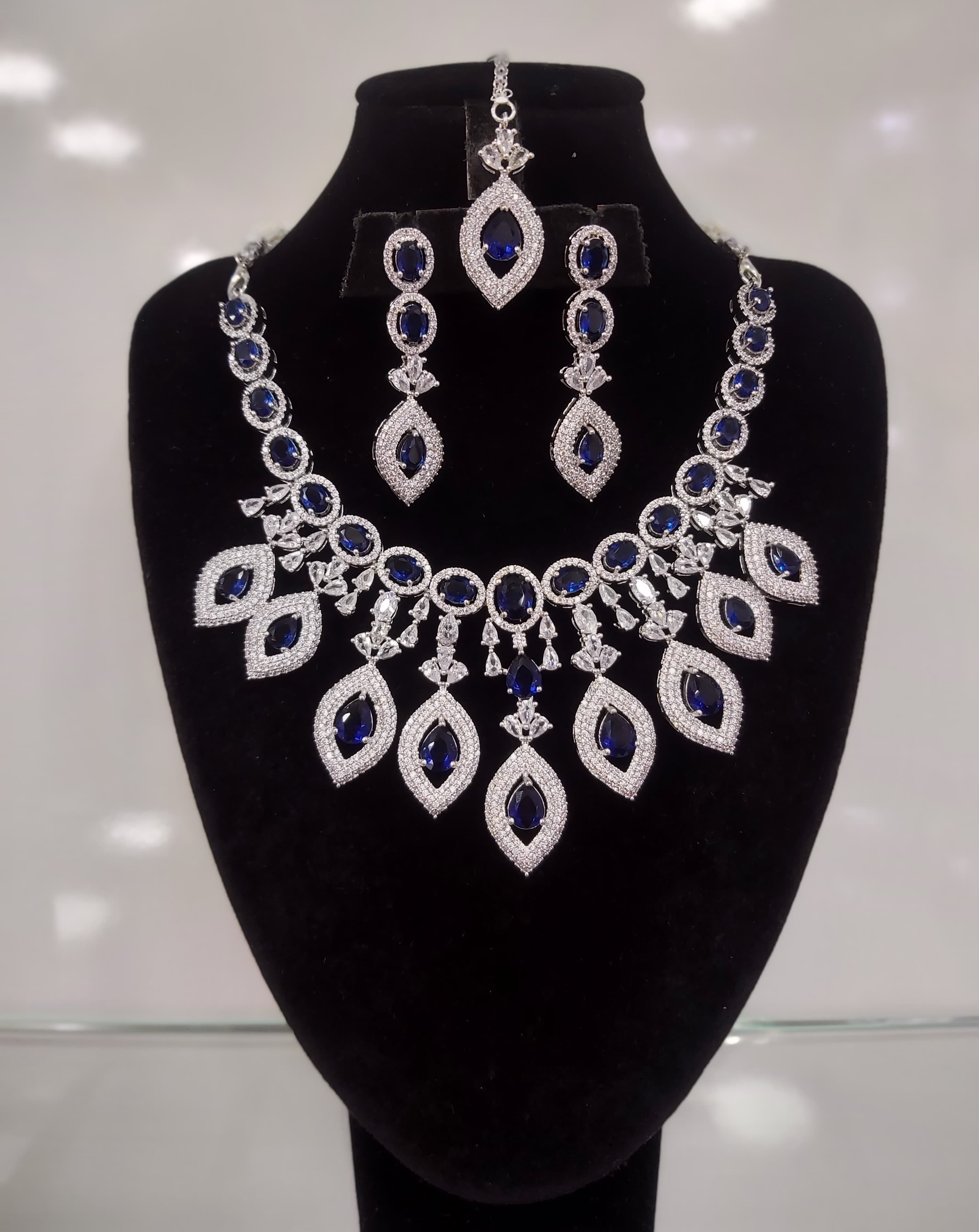 Velvet Rose Pendant Set